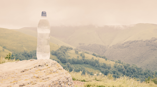 “Prefiero agua embotellada”: El mito de la pureza que nos cuesta caro